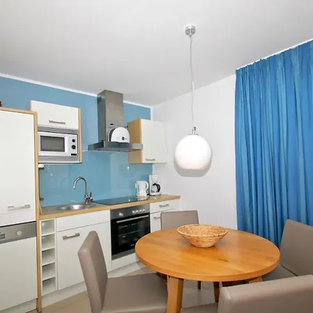 Strandnahe Mit Terrasse, Gratis Nutzung Vom Ahoi Erlebnisbad Und Sauna In Sellin - Rex Rugia 29-1