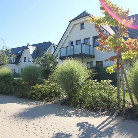 Strandnahe Rex Rugia: Terrasse Und Ahoi Erlebnisbad Apartment Lobbe