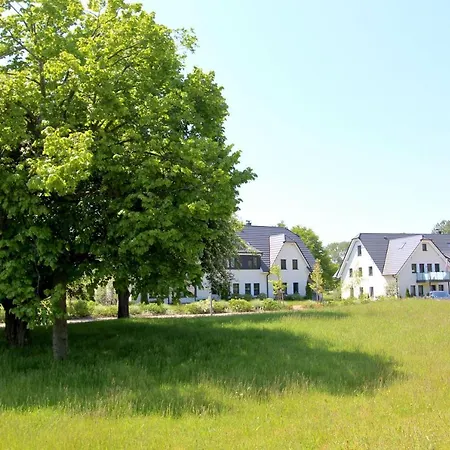 Strandnahe Rex Rugia: Terrasse Und Ahoi Erlebnisbad Apartment Lobbe