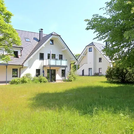 Strandnahe Rex Rugia: Terrasse Und Ahoi Erlebnisbad Apartment Lobbe